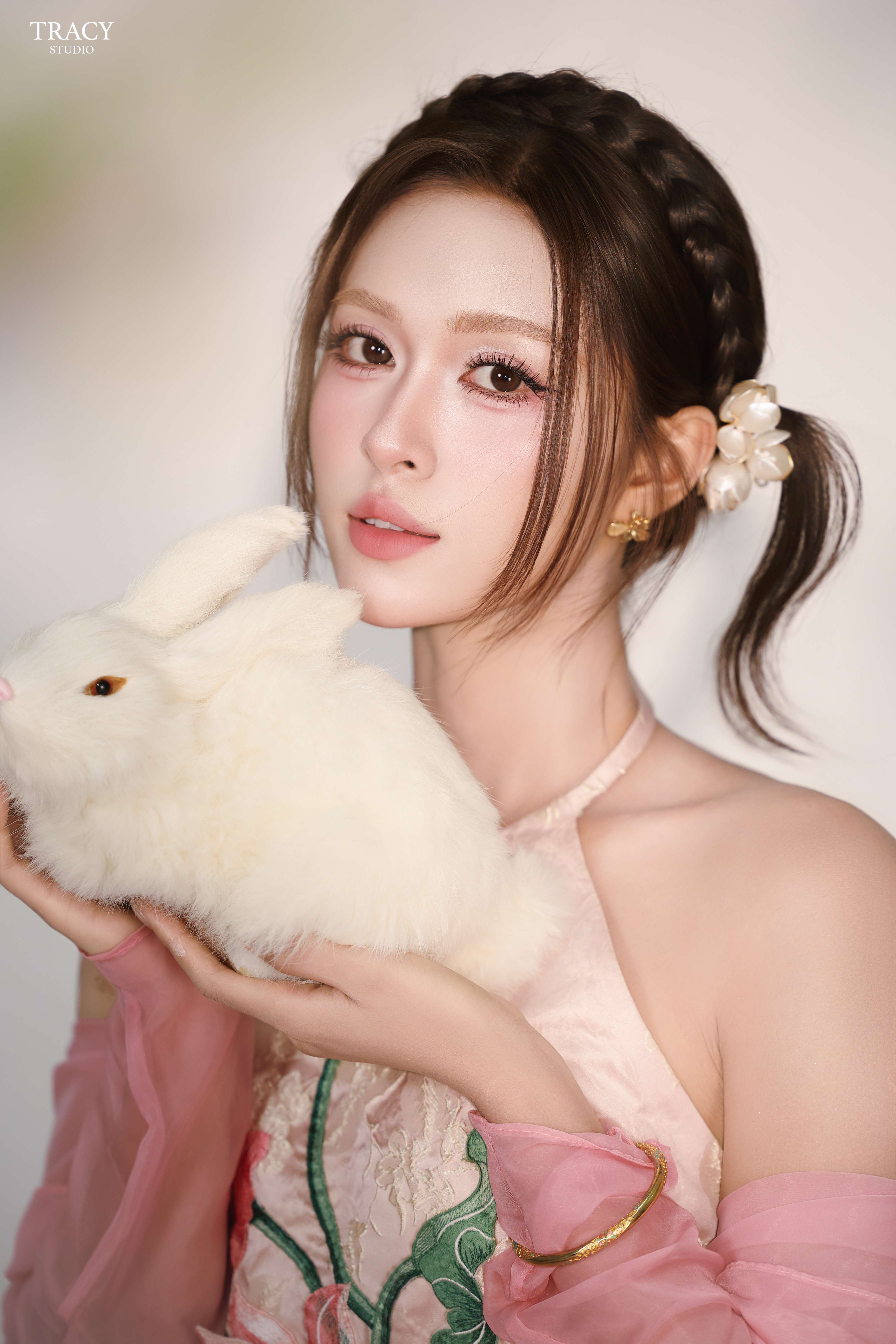 frontend/img/gallery/anh-tet-yem-ao-dai/tracy-studio-chup-concept-yem-trung-thu-chu-oanh-gio (10).jpg